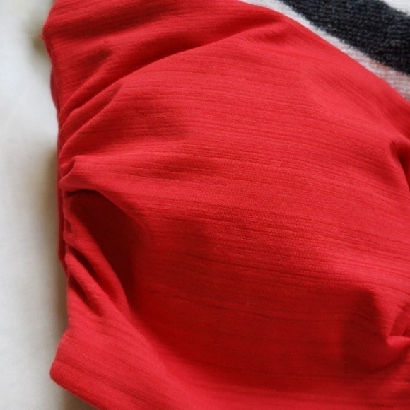 𝅺mossimo Red Bikini Top NWT - Picture 8 of 11